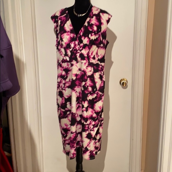 PLANET Midi Dress w/ ruching!!! - Picture 7 of 12